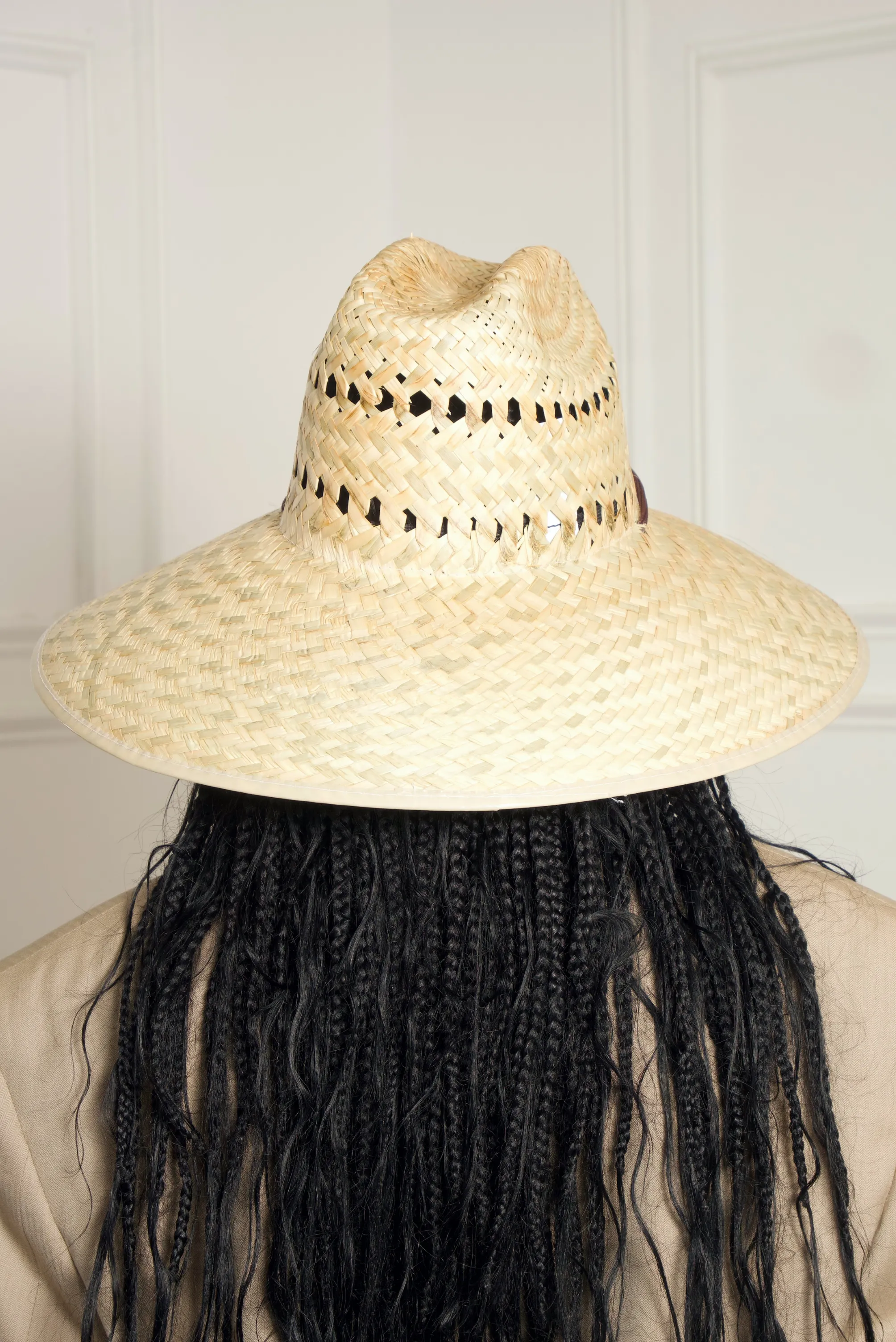 Big Straw Hat w/tan edge