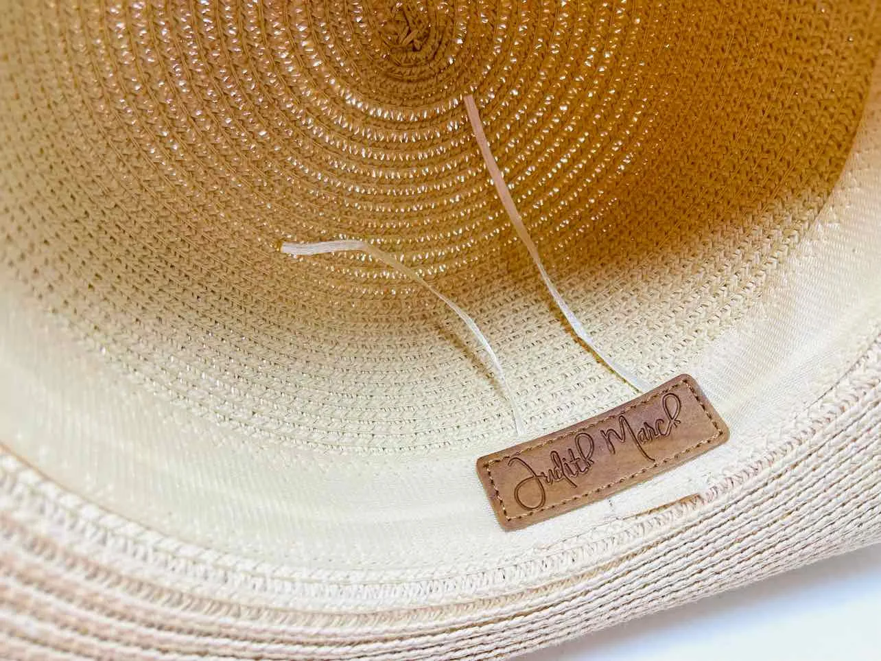 Judith March Tan/White Feather Straw Accessories Hat