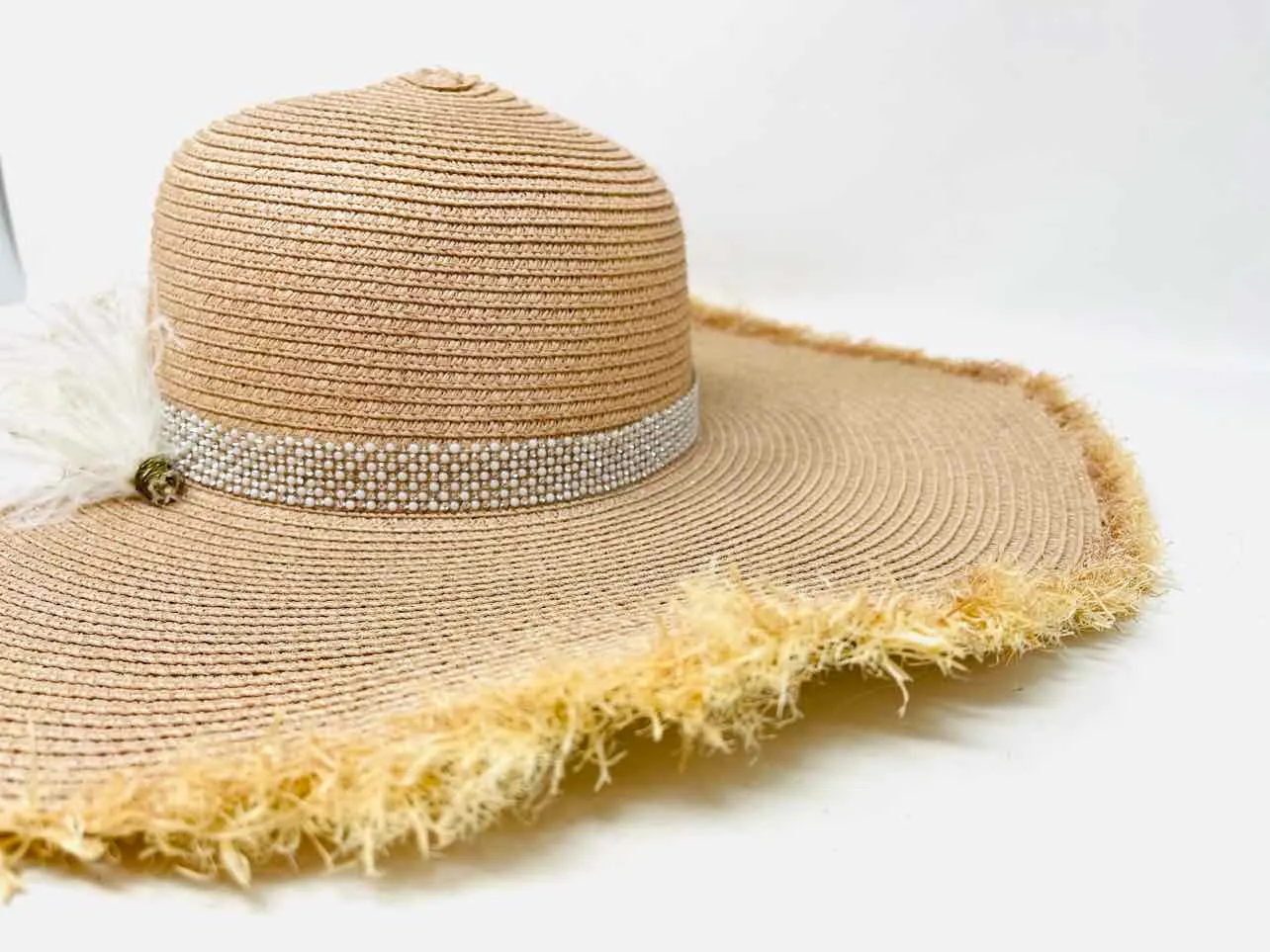 Judith March Tan/White Feather Straw Accessories Hat