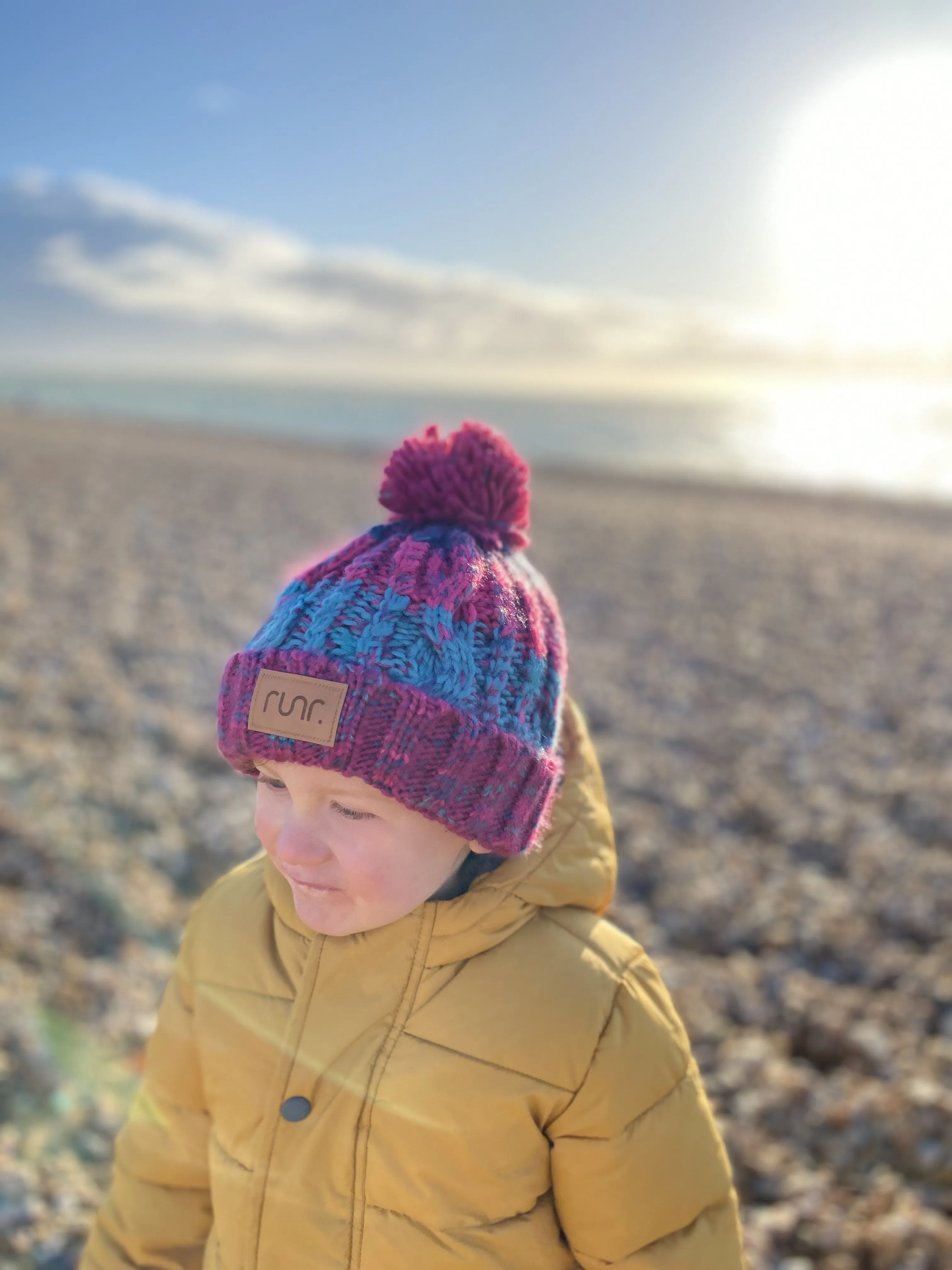 Junior Runr Winter Bobble Hat - Winter Berries