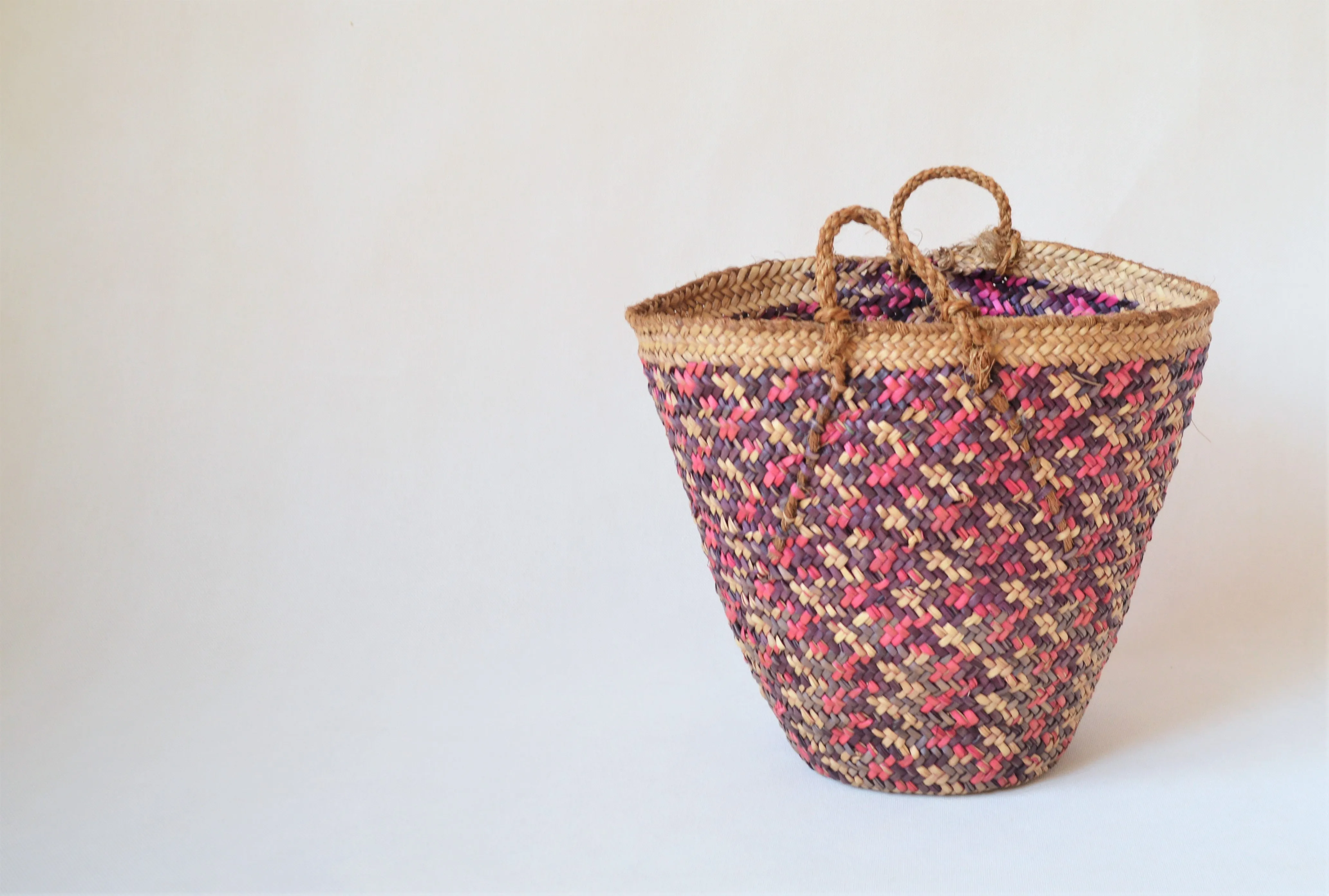 Mosaic bag, Woven straw basket