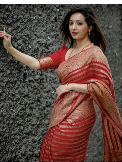 Stripe Fashionable Jacquard Soft Silk Saree